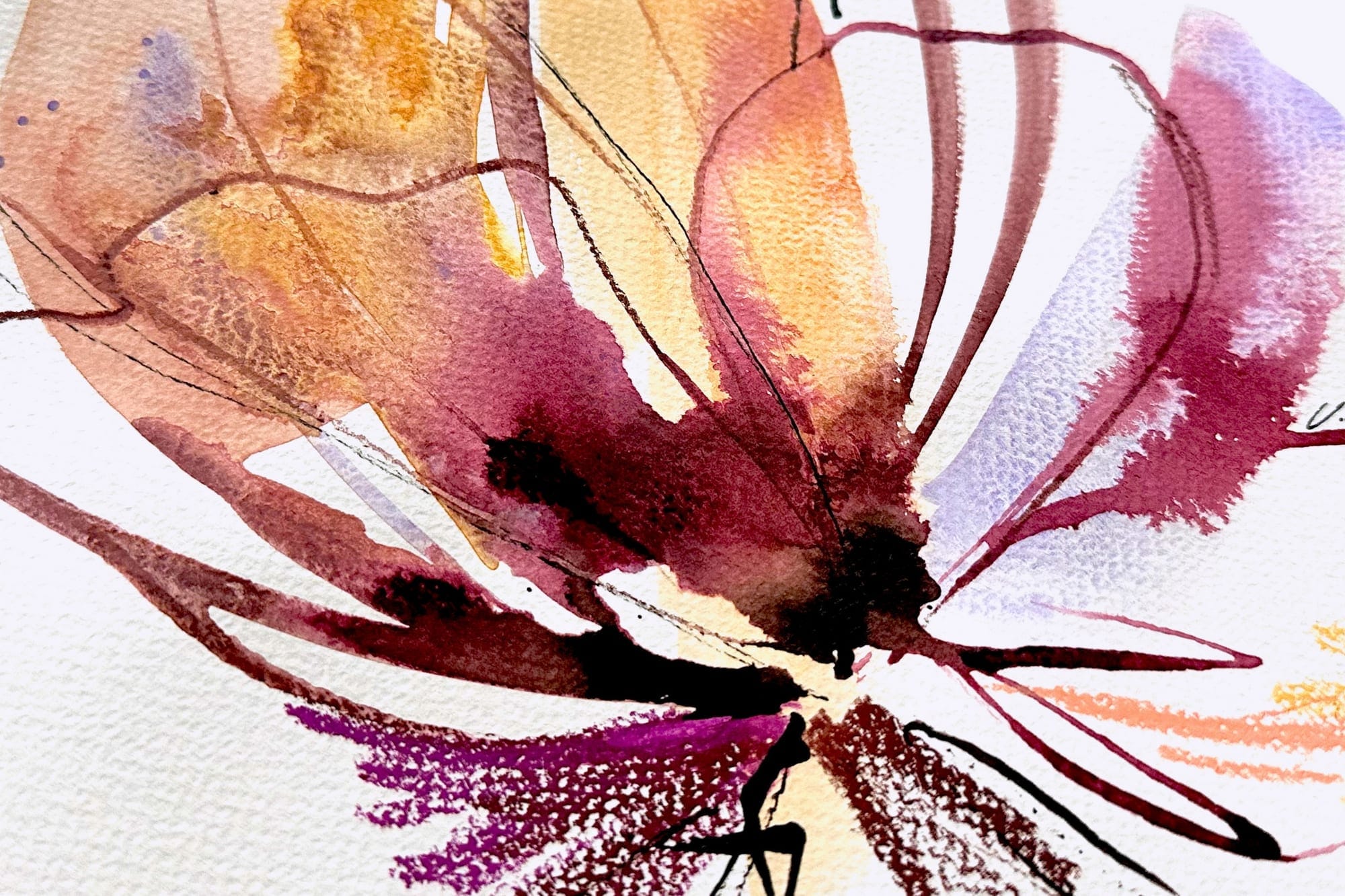 Aquarellblüte, bei der die Farbe bewusst über die schwarze Fineliner-Linie hinausfließt